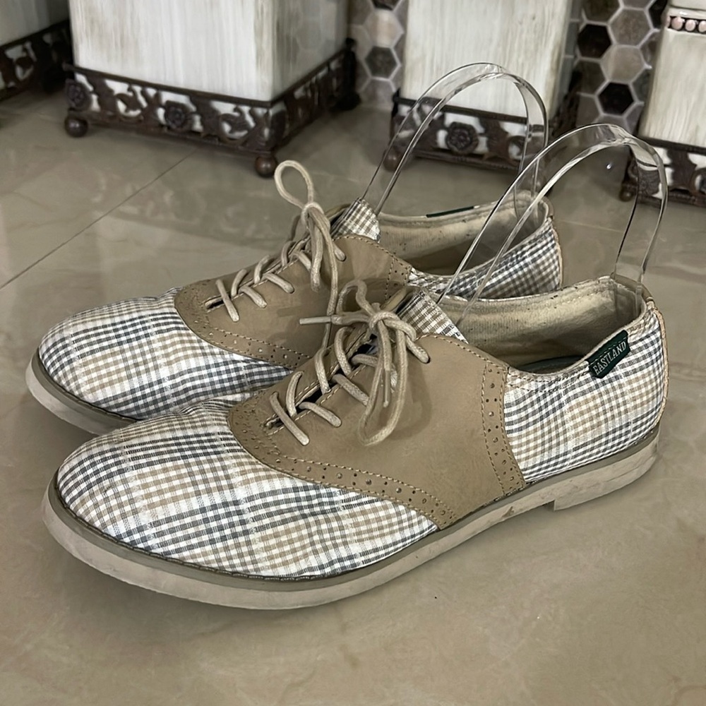 Eastland women’s active Memory foam gingham lace up shoes 8.5M